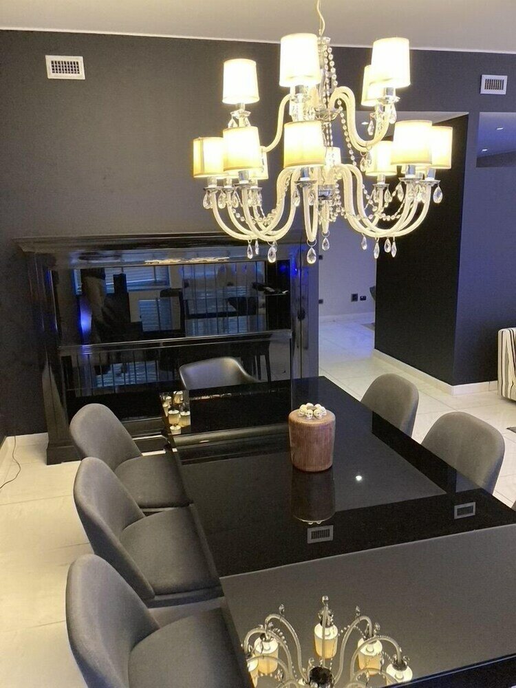 Фото The King Of Milan