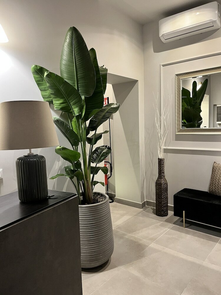 Фото Soha Piazza di Spagna Boutique