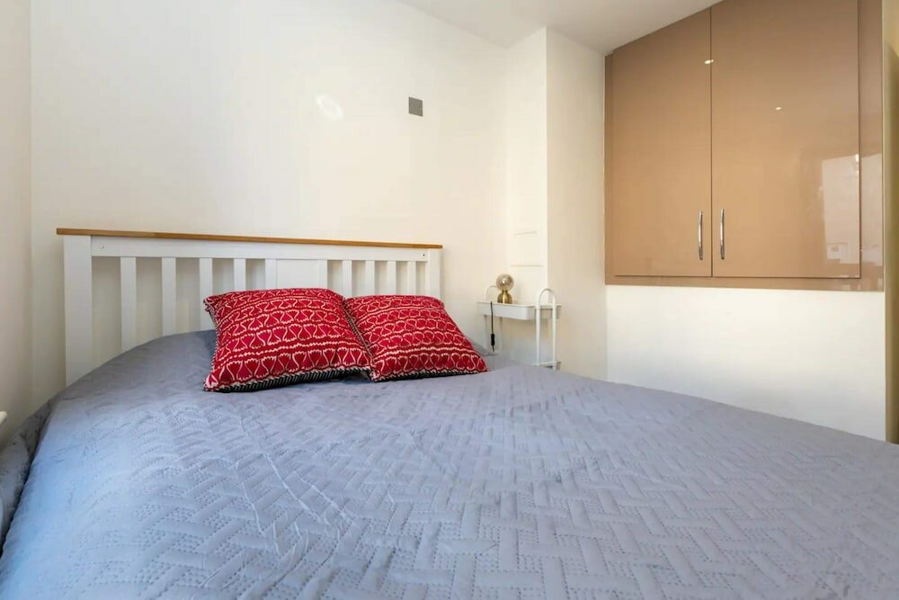 Фото Modern & Spacious 2bd Flat - Westbourne Park