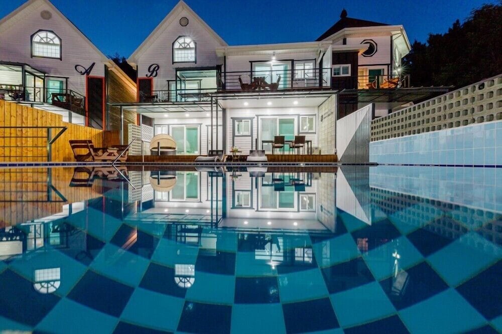 Фото Pool Villa 1-2 Pension