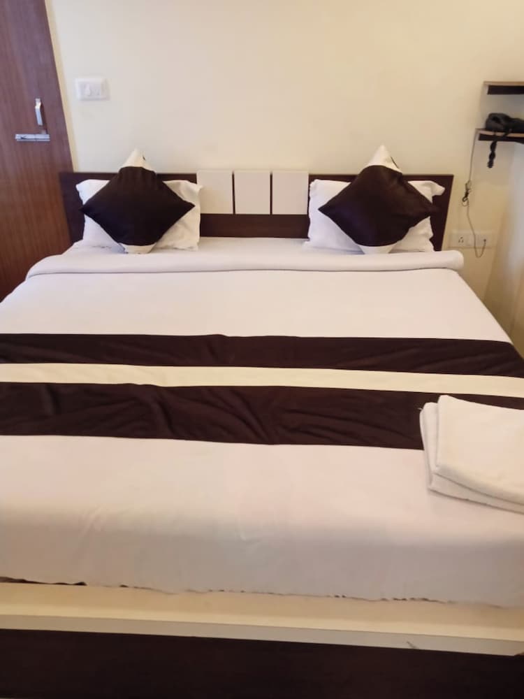 Фото Goroomgo Deepsuchi Grand Deoghar