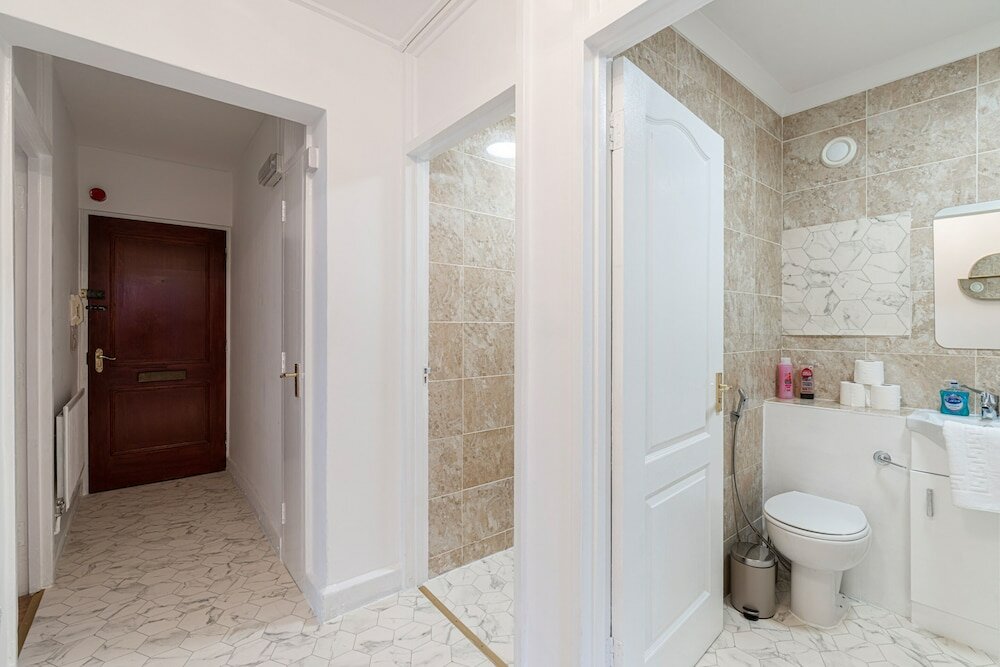 Фото Lovely Apartments in Landward Court