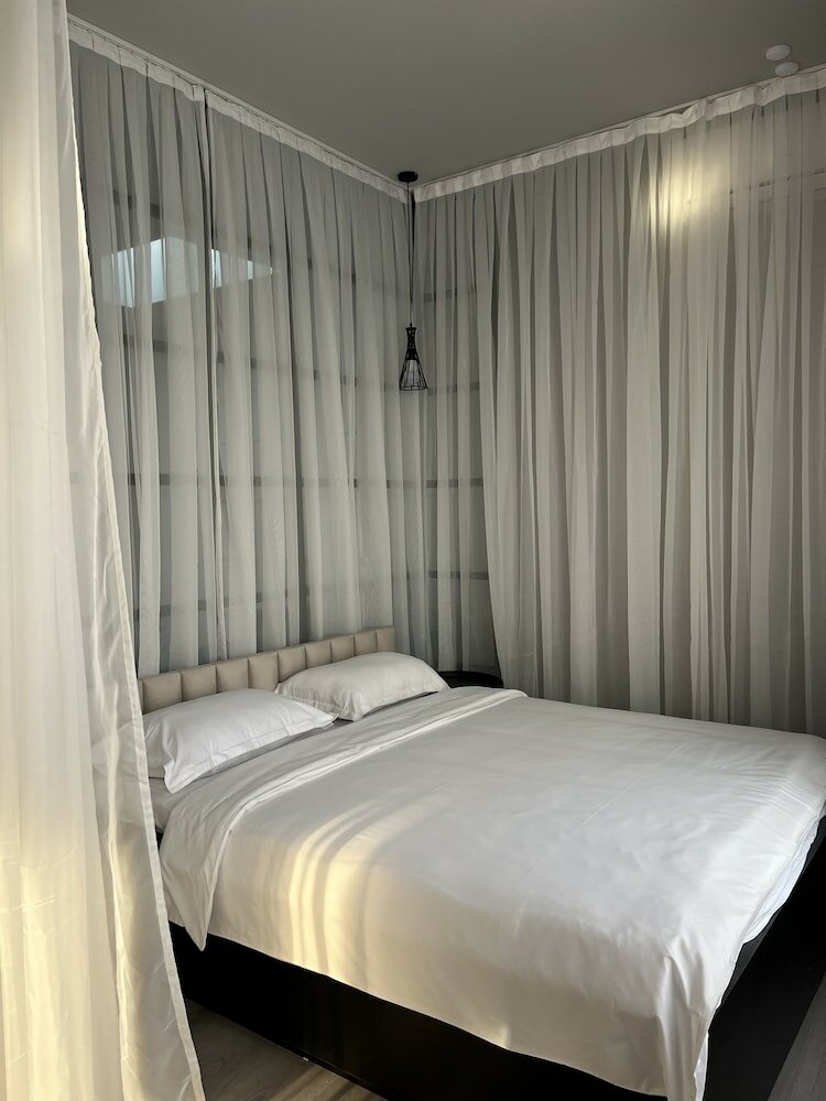 Фото Rooftop City View apartments