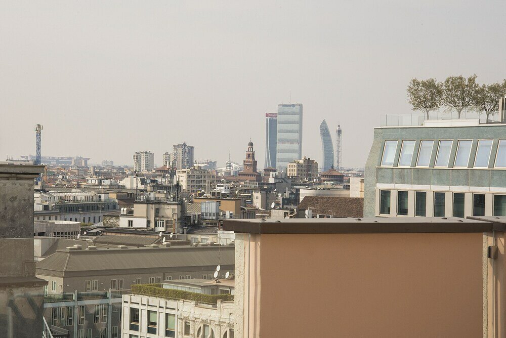 Фото Easyhomes - Central Tower