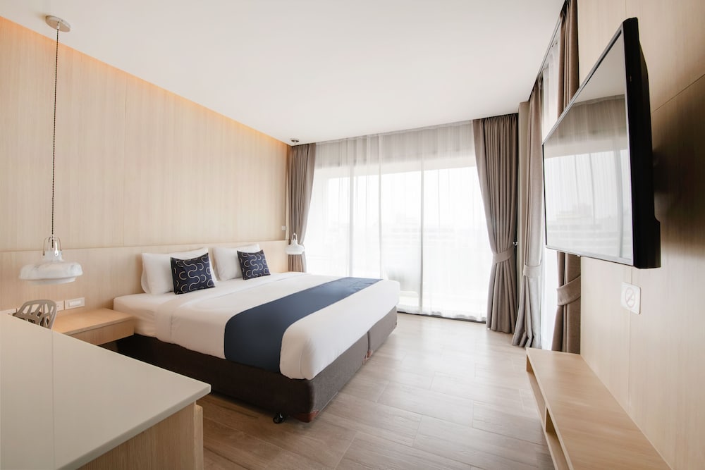 Фото Blooming Hill Boutique Suites