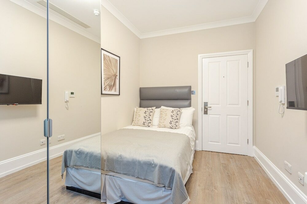 Фото Courtfield Apartments