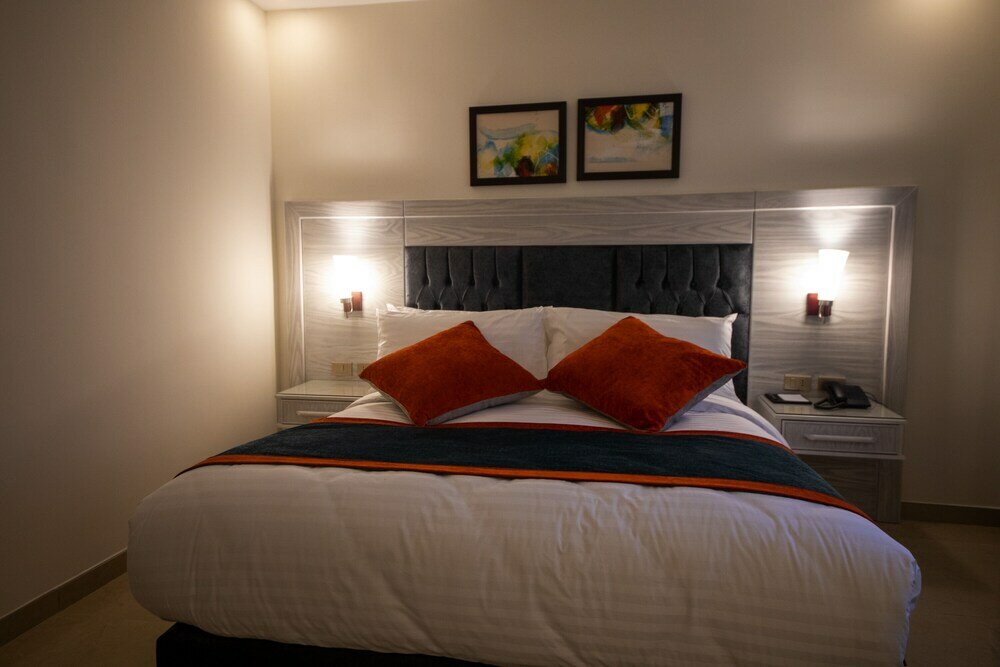 Фото Petra Canyon Hotel