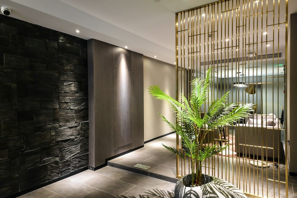 Фото Miju House Gubei-a small white building beside Shanghai oil painting sculpture institute