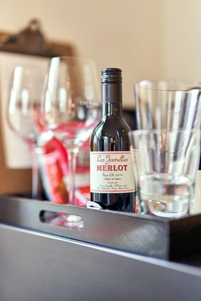 Фото Hotel The Yard