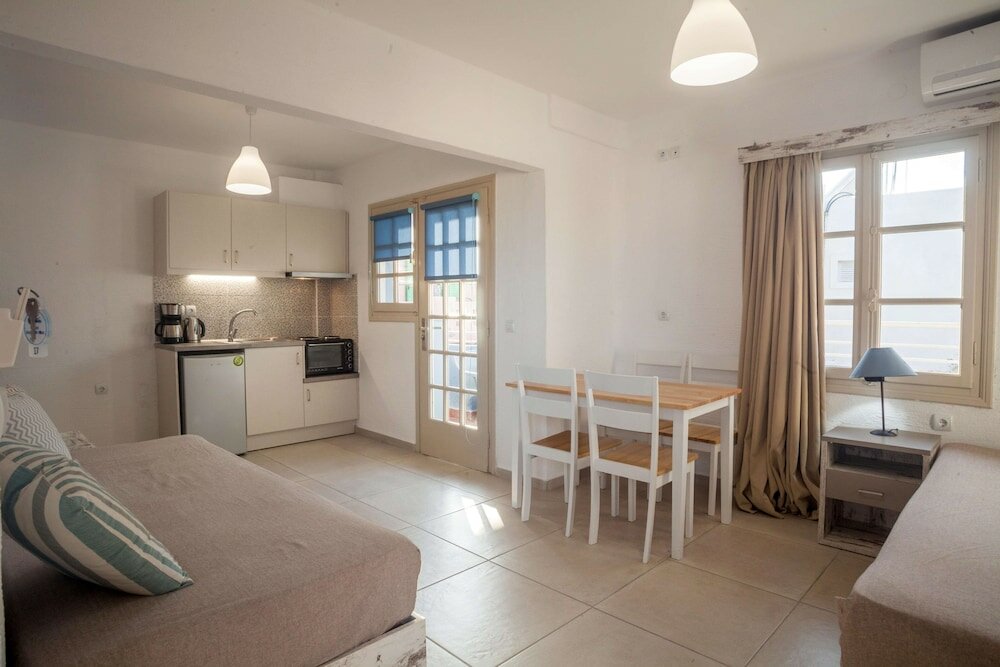 Фото Evina Rooms & Suites