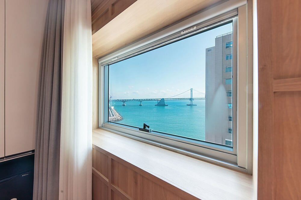 Фото H Avenue Gwangalli Beach