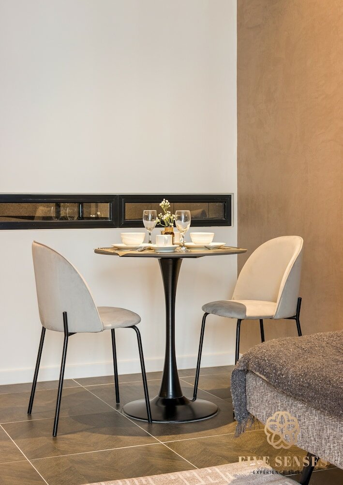 Фото Scarletz Suites by Five senses