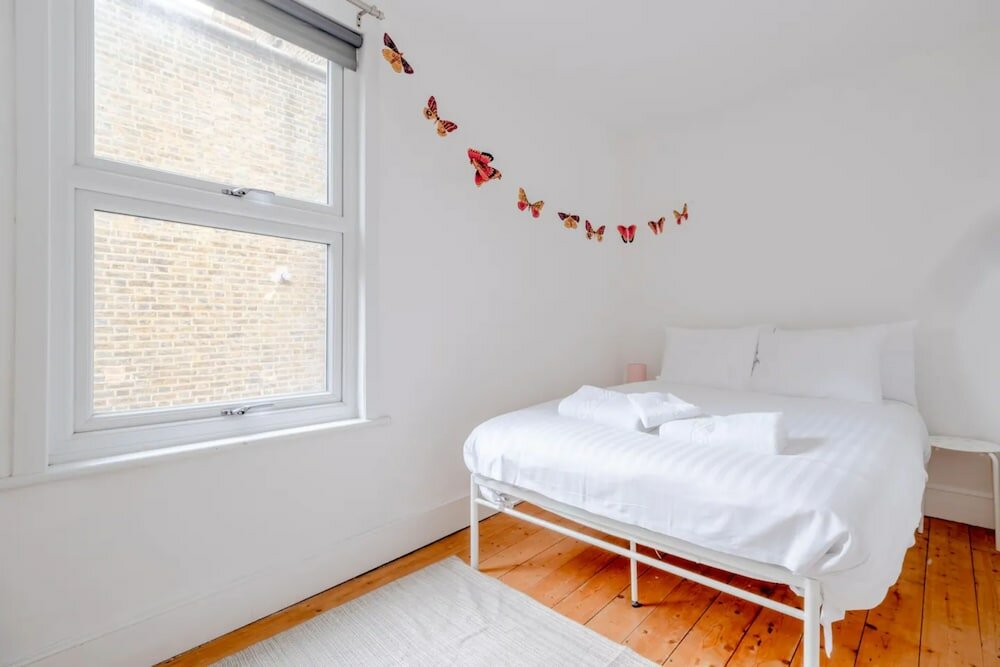 Фото Lovely 3 Bedroom Apartment in Clapton With Garden