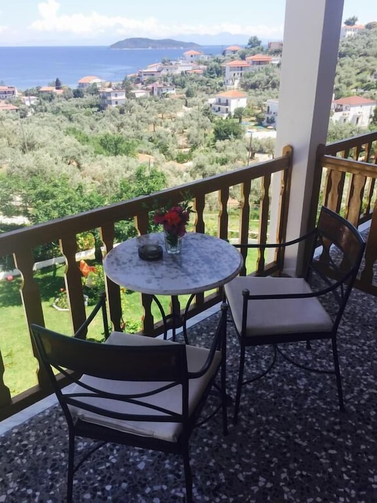 Фото Villa Meroulas