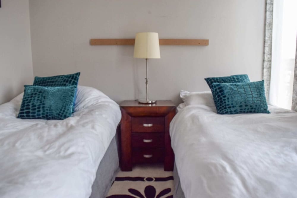 Фото Luxurious Apartment With Balcony