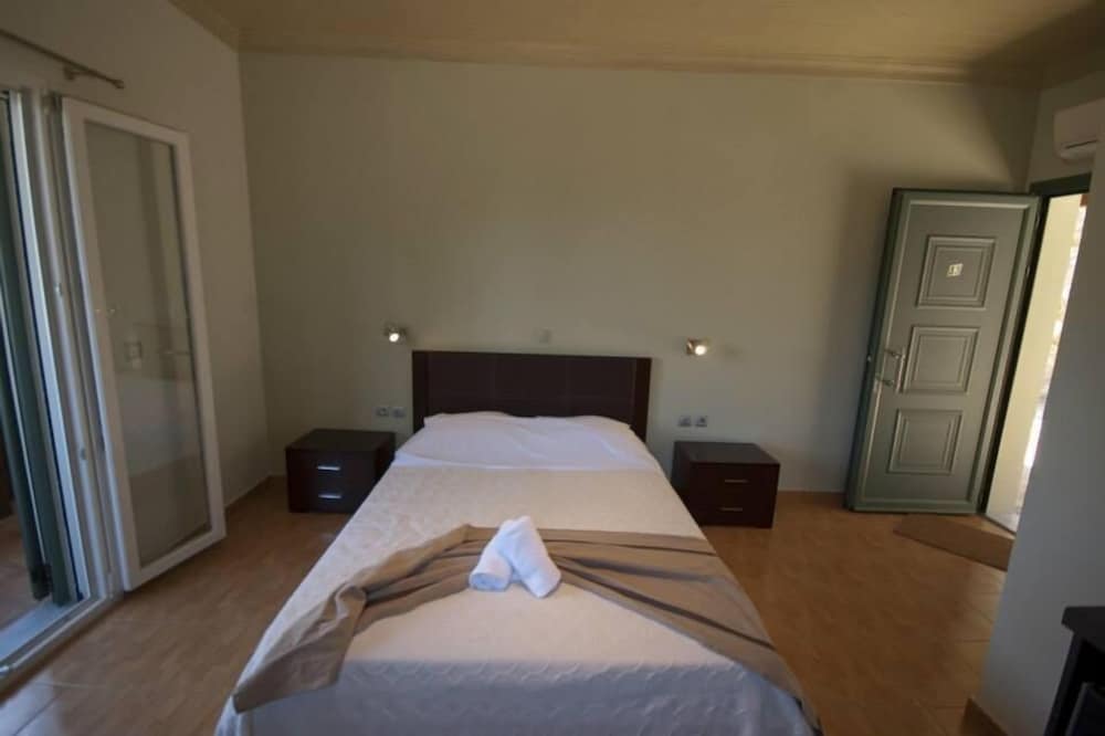 Фото Lefkas Petra