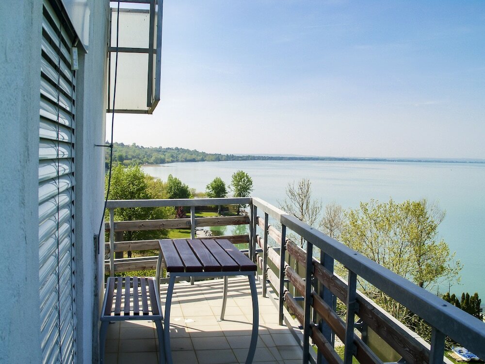 Фото Világos Hotel Balatonvilágos