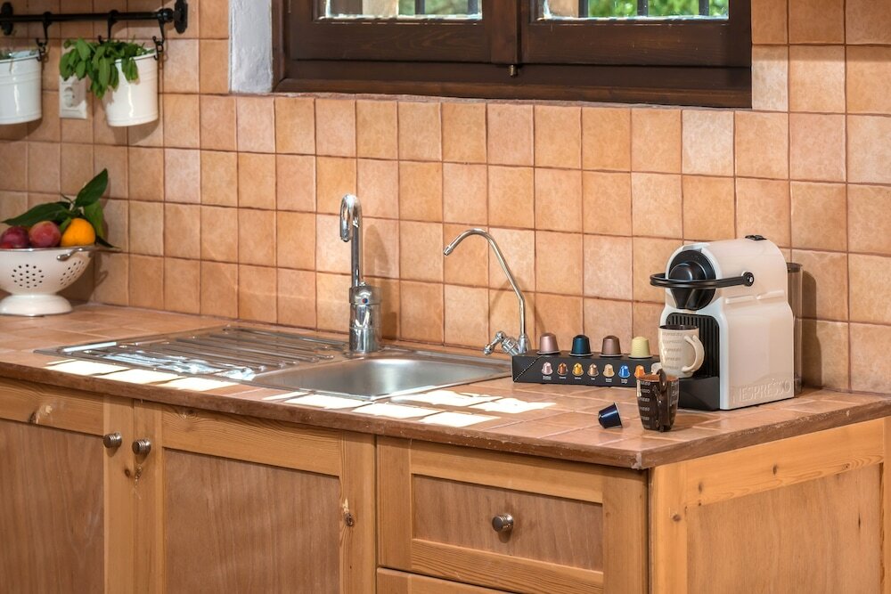 Фото Leeda's Cottages