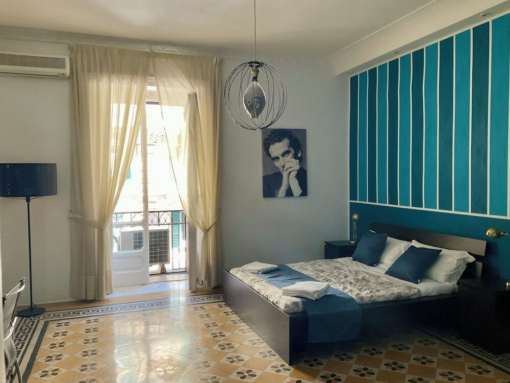 Фото Mammina Home Napoli - Santa Lucia