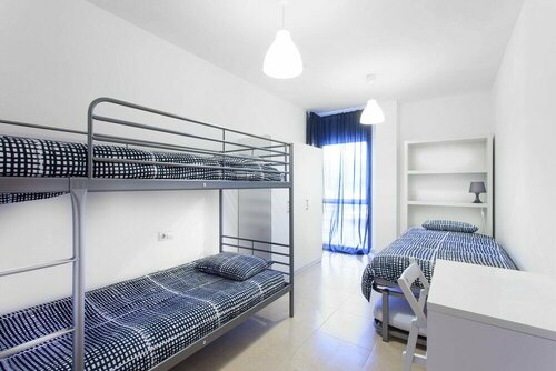 Гостиница Bed And Go в Льорет-де-Маре