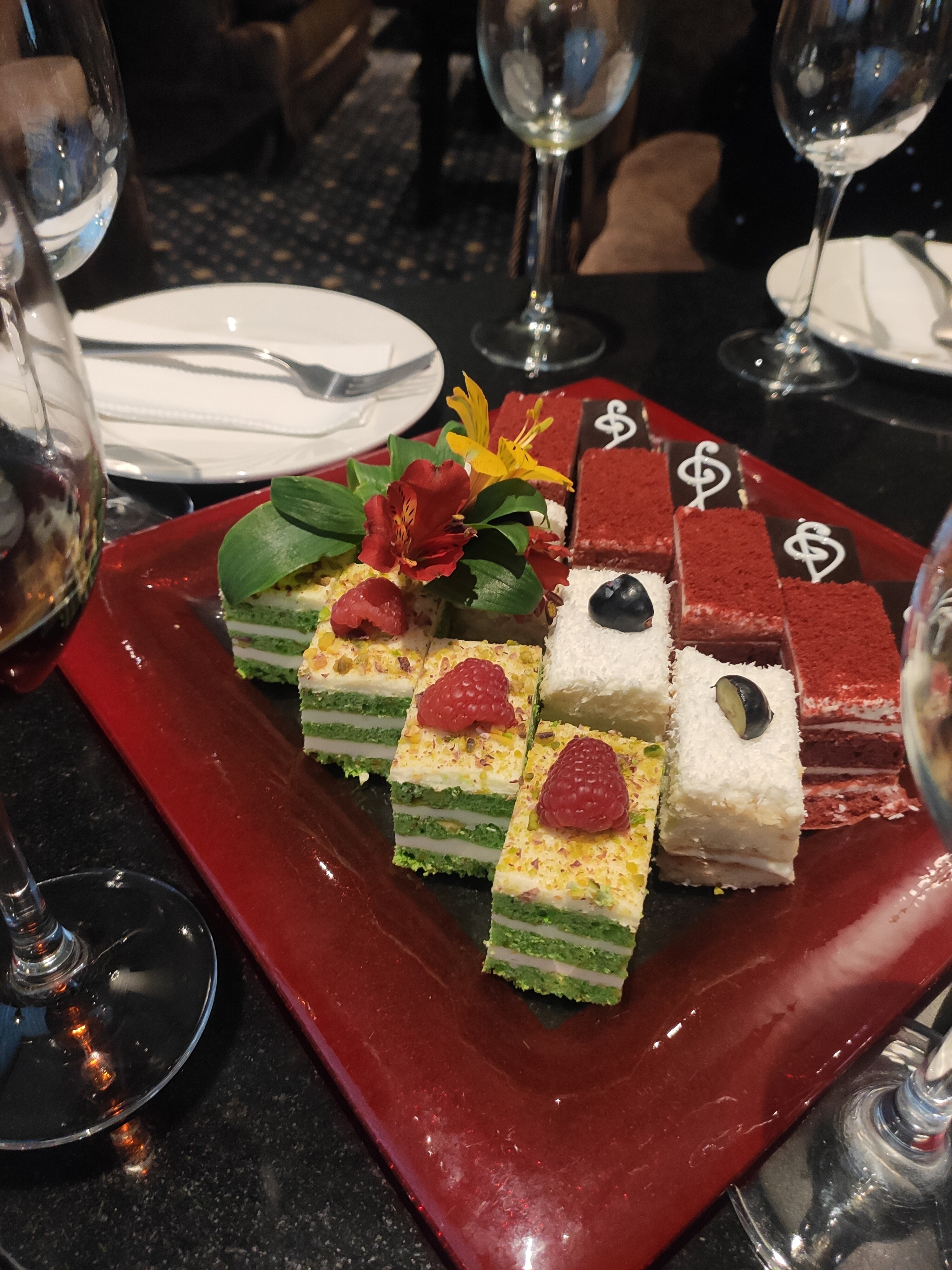 Фото Azimut Grand Hotel Tashkent