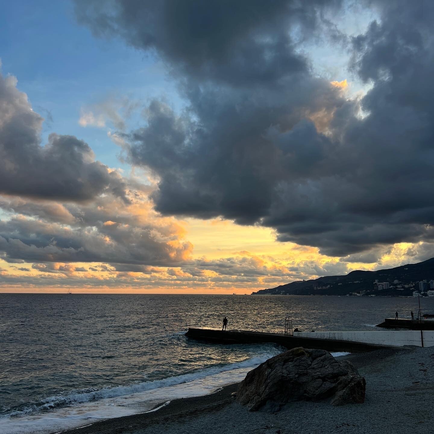 Фото Алушта на ладони