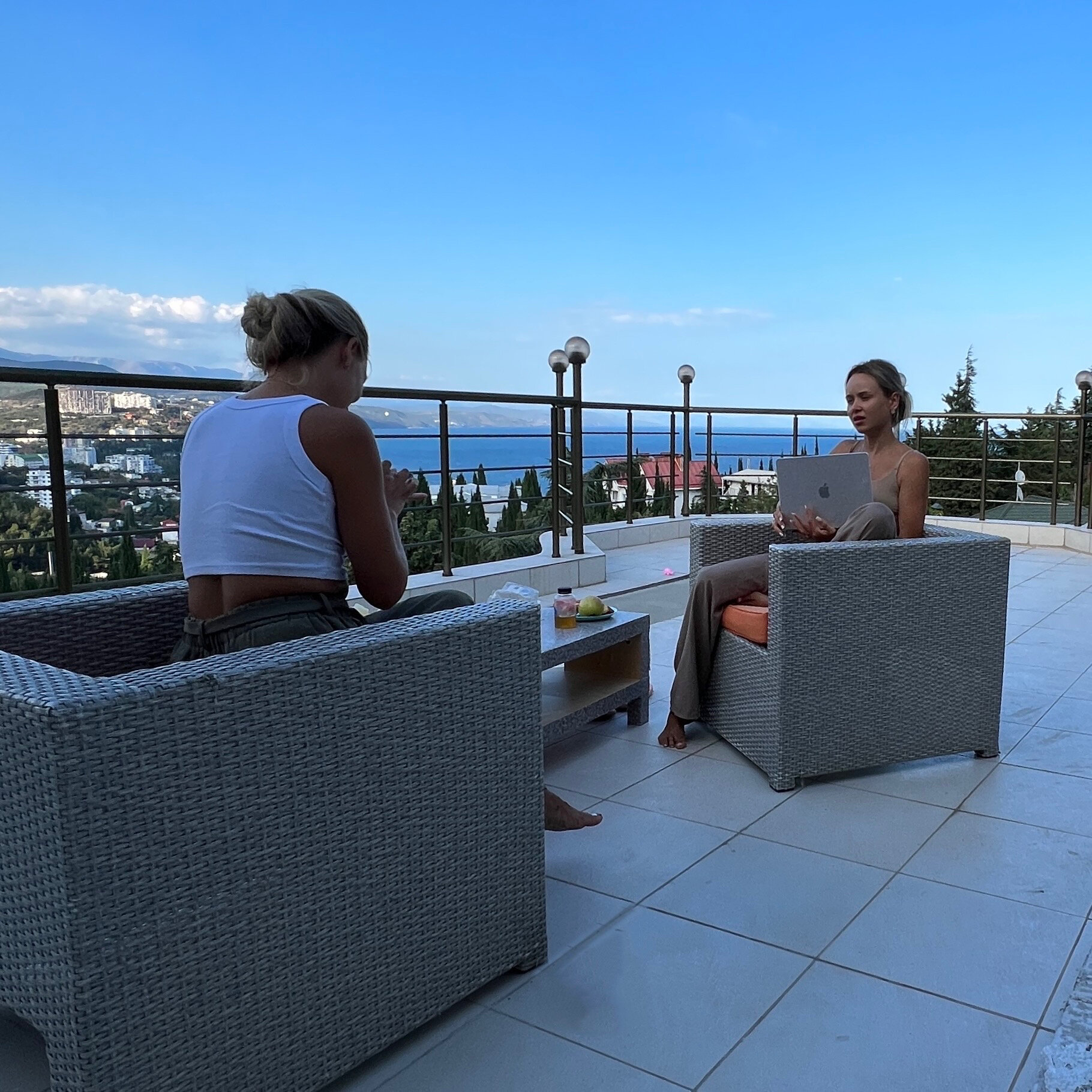 Фото Алушта на ладони