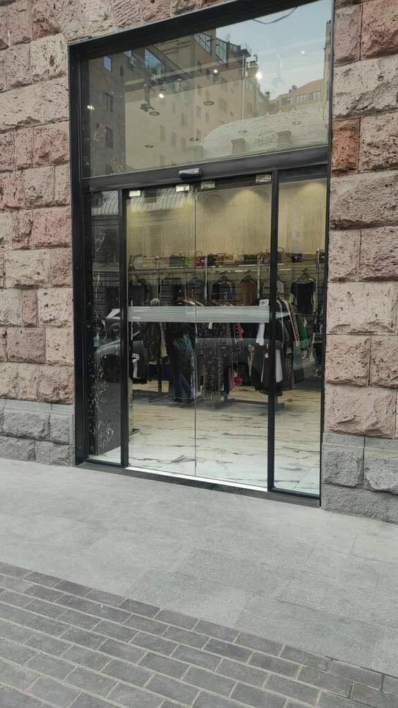 Clothing store Ustian, Yerevan, photo