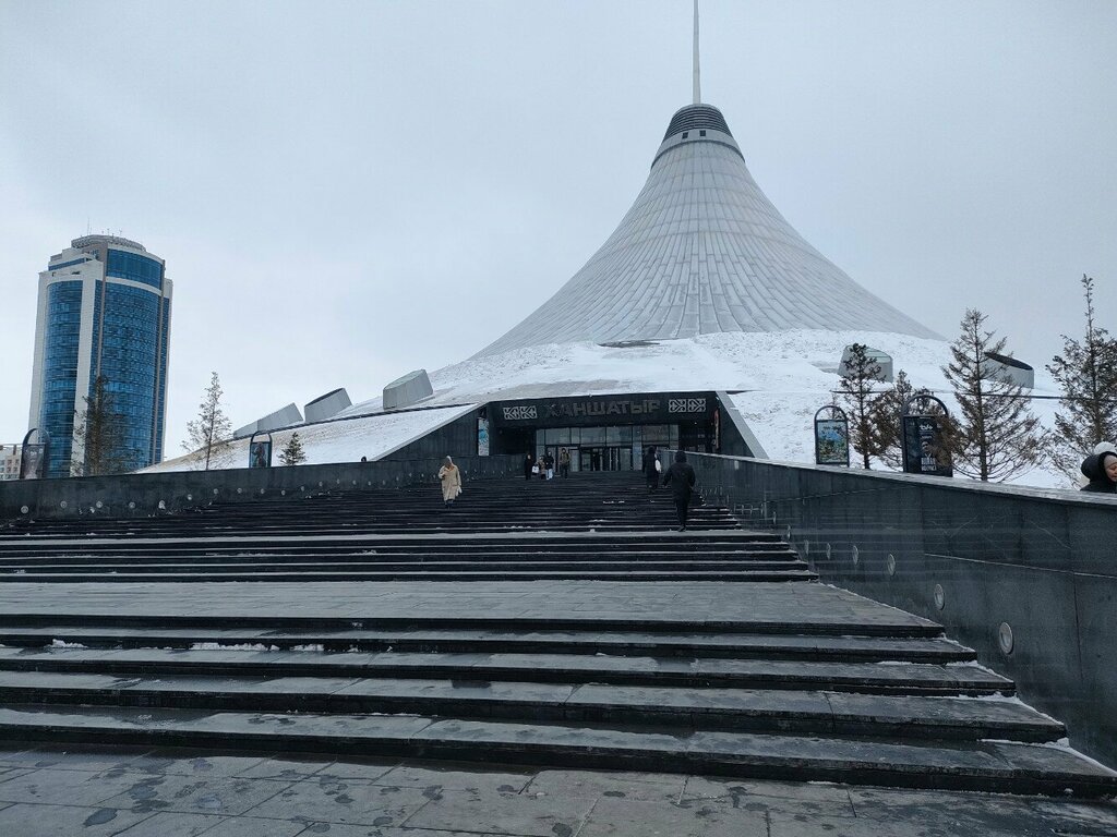 Киім дүкені Massimo Dutti, Астана, фото