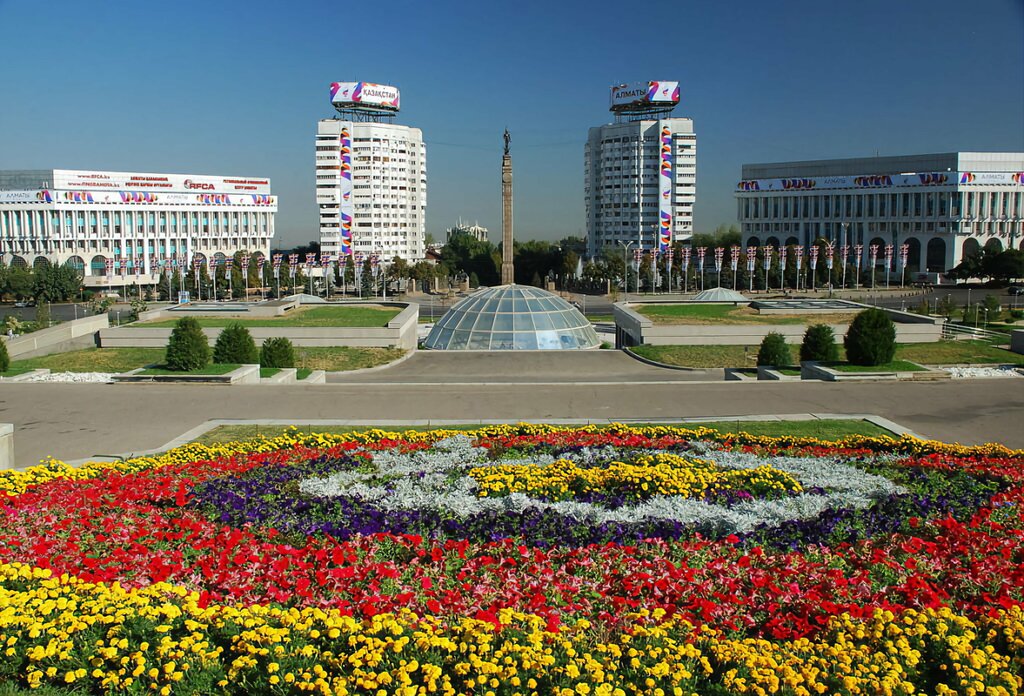Сауда орталығы Алмалы, Алматы, фото