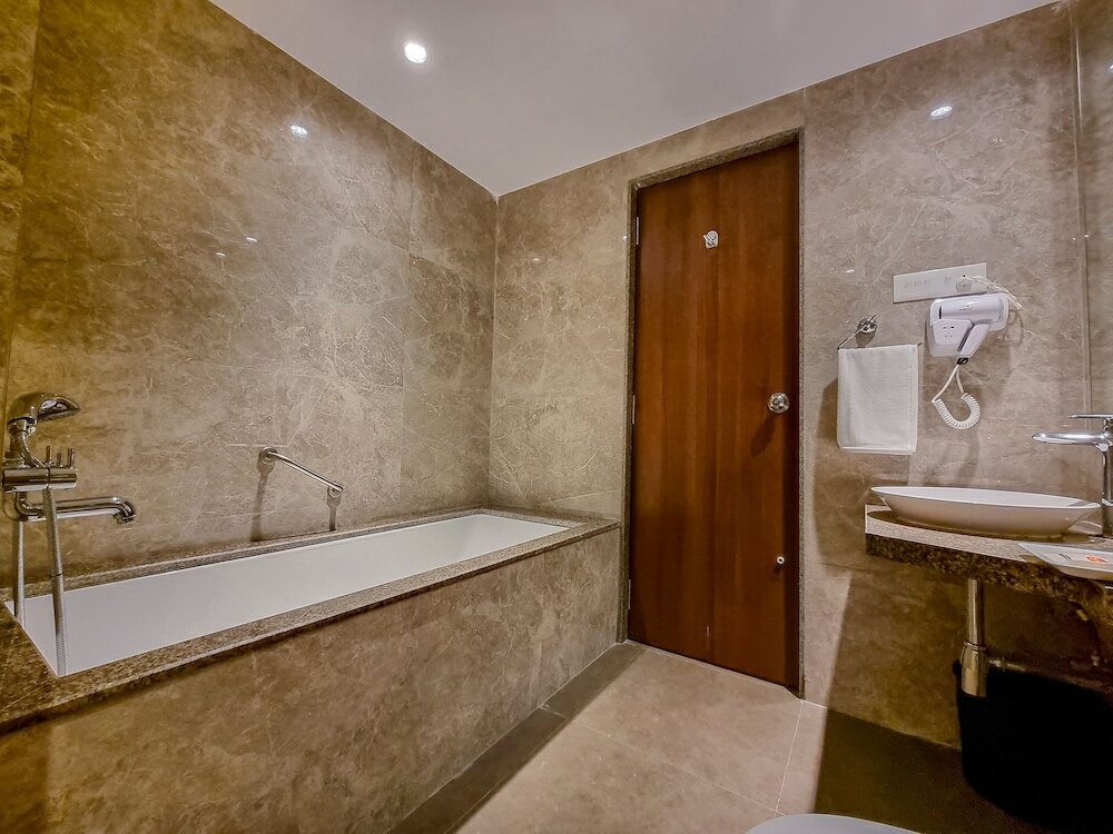 Фото Hotel Express Inn