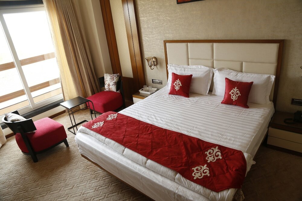 Фото Hotel Jannat Celebration