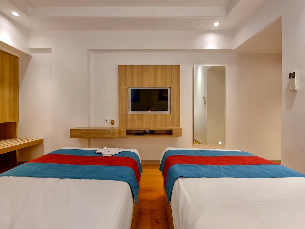 Фото Hotel Express Inn