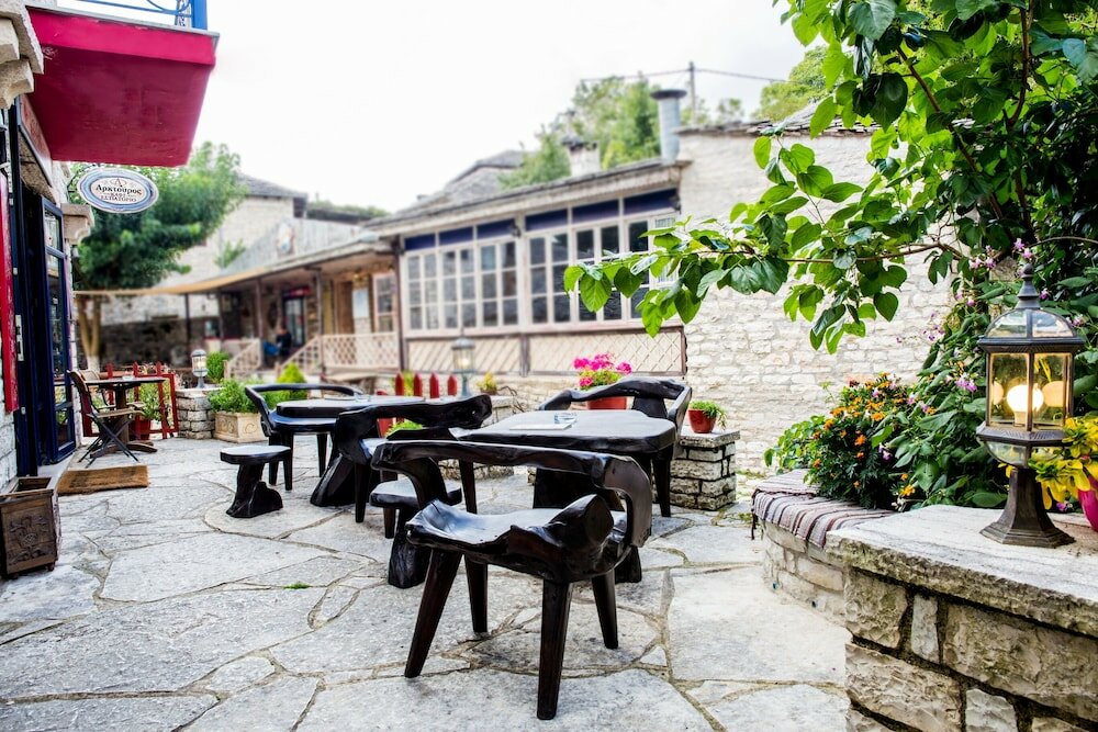 Фото Hotel Arktouros