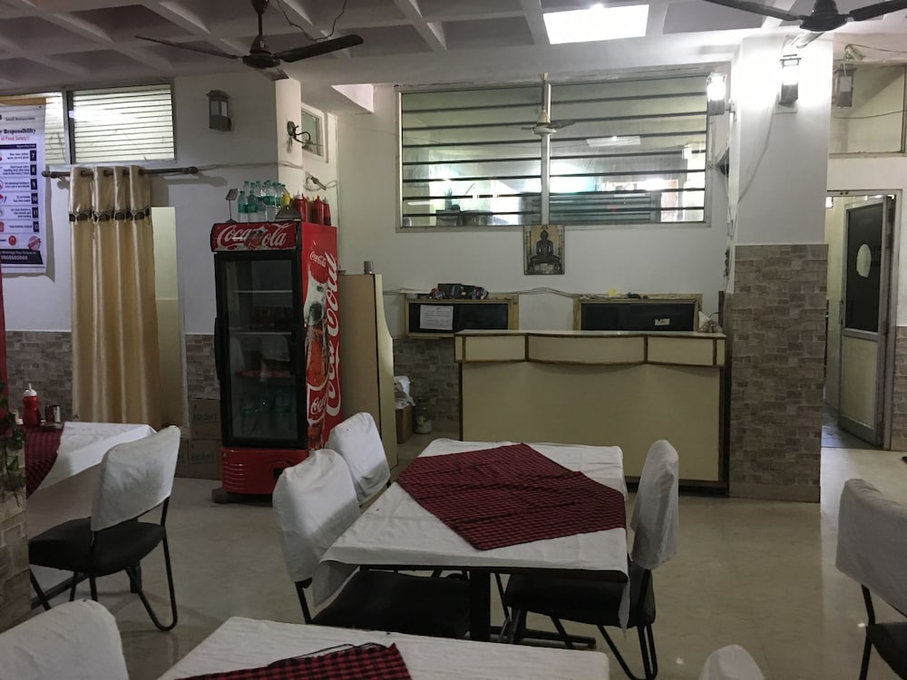 Фото Hotel White House