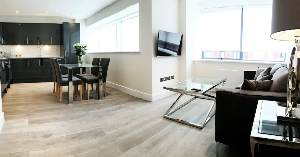 Фото The Glasshouse Apartments