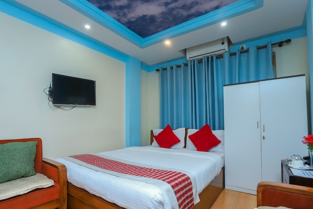 Фото Hotel Four Eyes