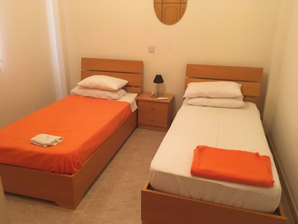 Фото 3 Bed Villa 10 Minutes Drive From Beautiful Beach