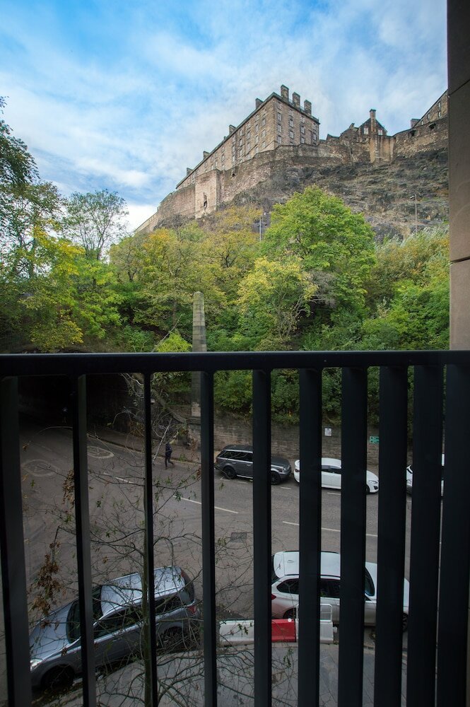 Фото Luxury 1 Bed Castle View Apartment