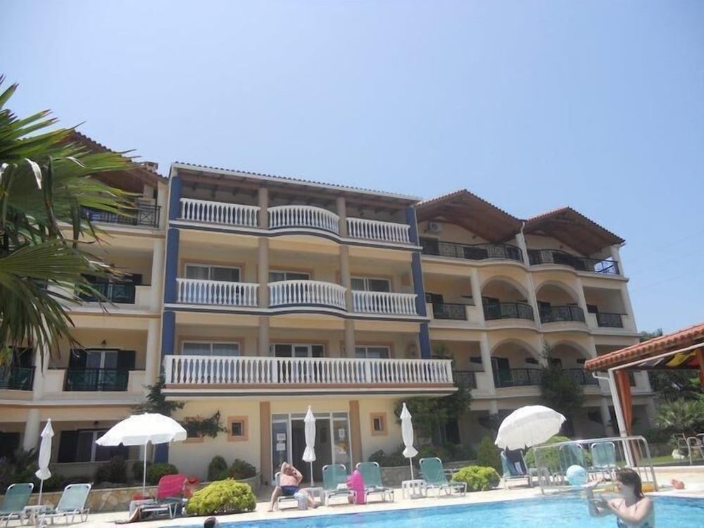 Фото Ariadne Apartments