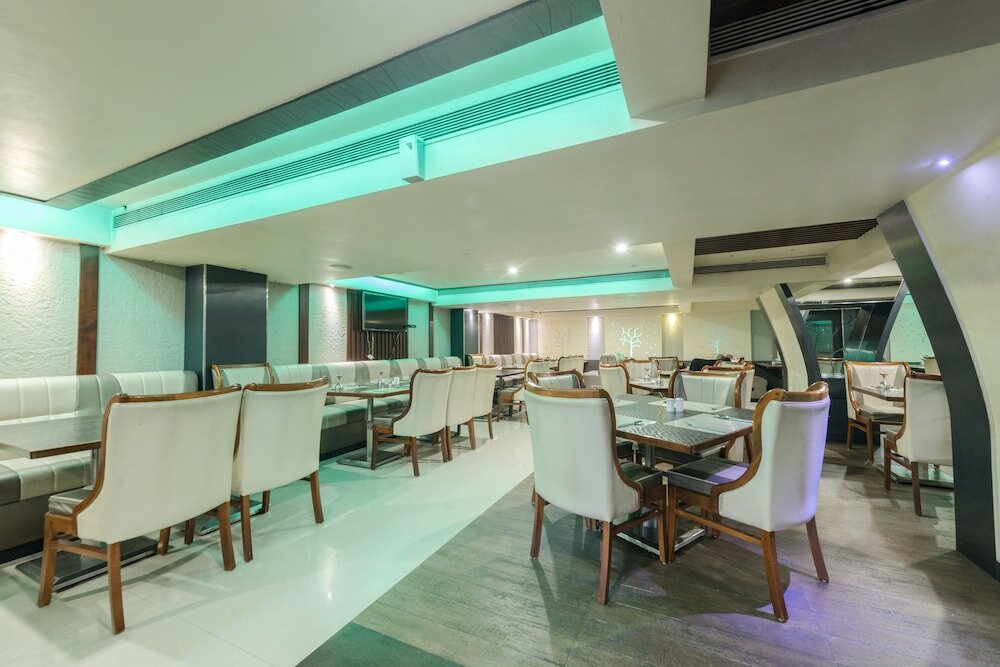 Фото Hotel Roopa