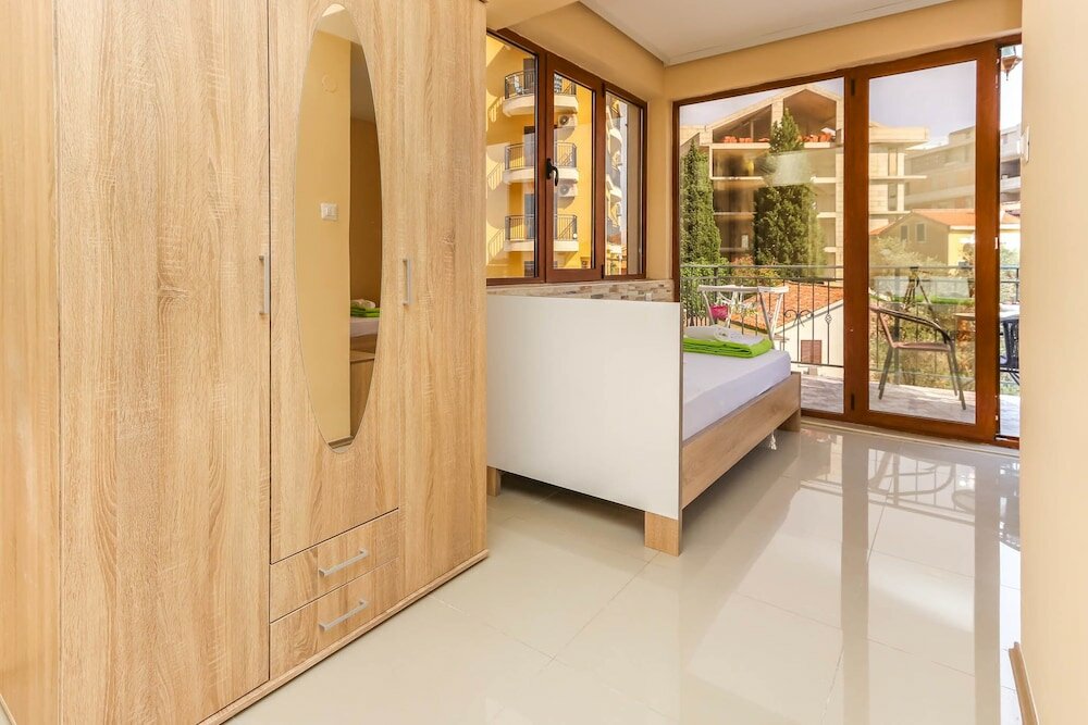 Фото Jovan Apartments