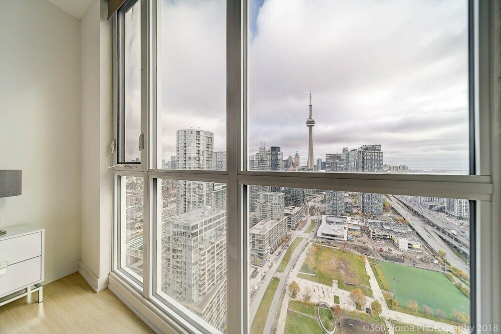 Фото Simply Comfort Stunning Downtown Condos