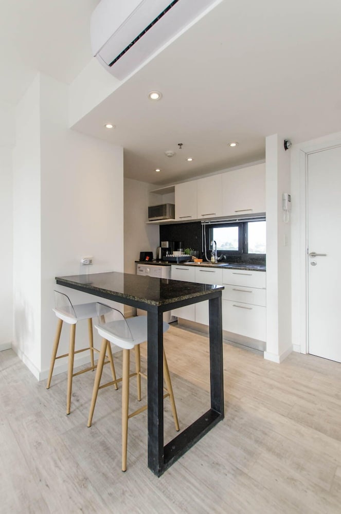 Фото Lovely Business Loft Pool BBQ & Views