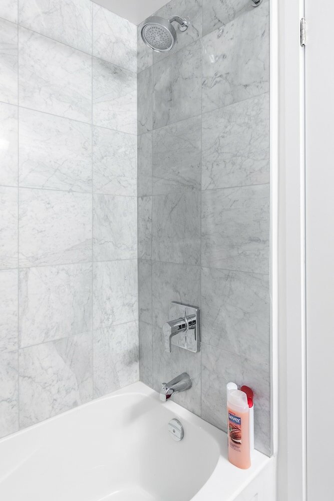 Фото Skytrees Condos at Union Station