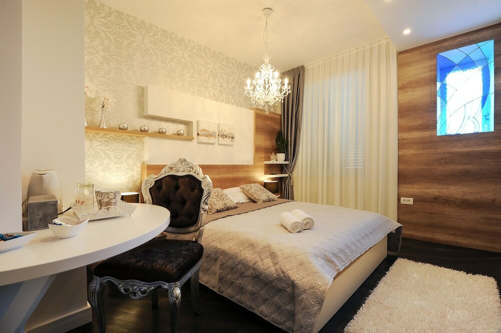 Фото Silver & Gold Luxury Rooms