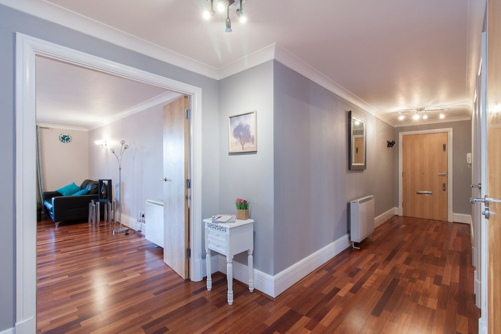 Фото Canary Wharf Luxury River view apartment