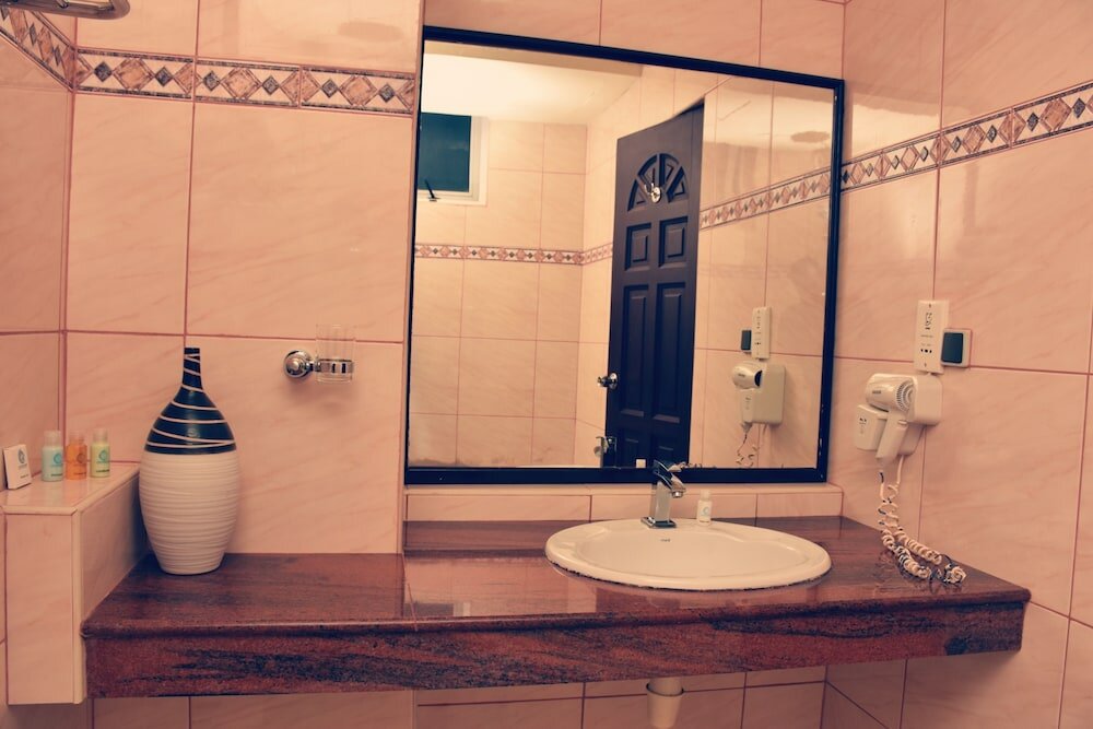 Фото Local Escape Boutique