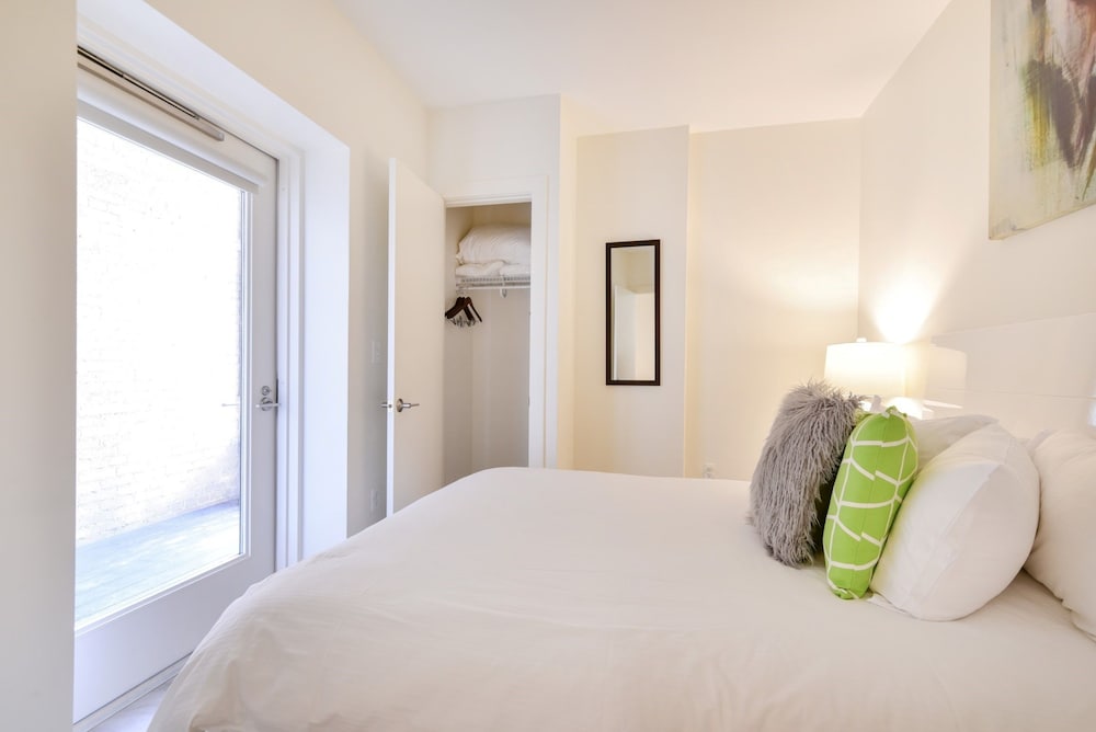 Фото Global Luxury Suites Downtown Boston