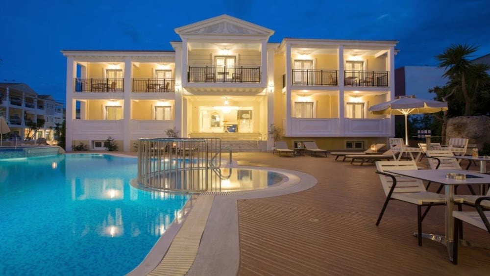 Фото Royal Nidri Hotel & Apartments